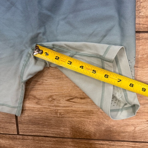 PINK Victoria's Secret Sport Pink Ombre Shorts Size Medium Pink Active SEAMLESS - Picture 12 of 13